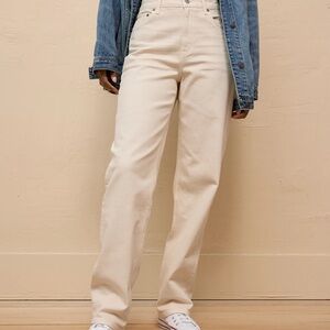 American Eagle Outfitters High-Rise Straight Leg Jeans in Cream